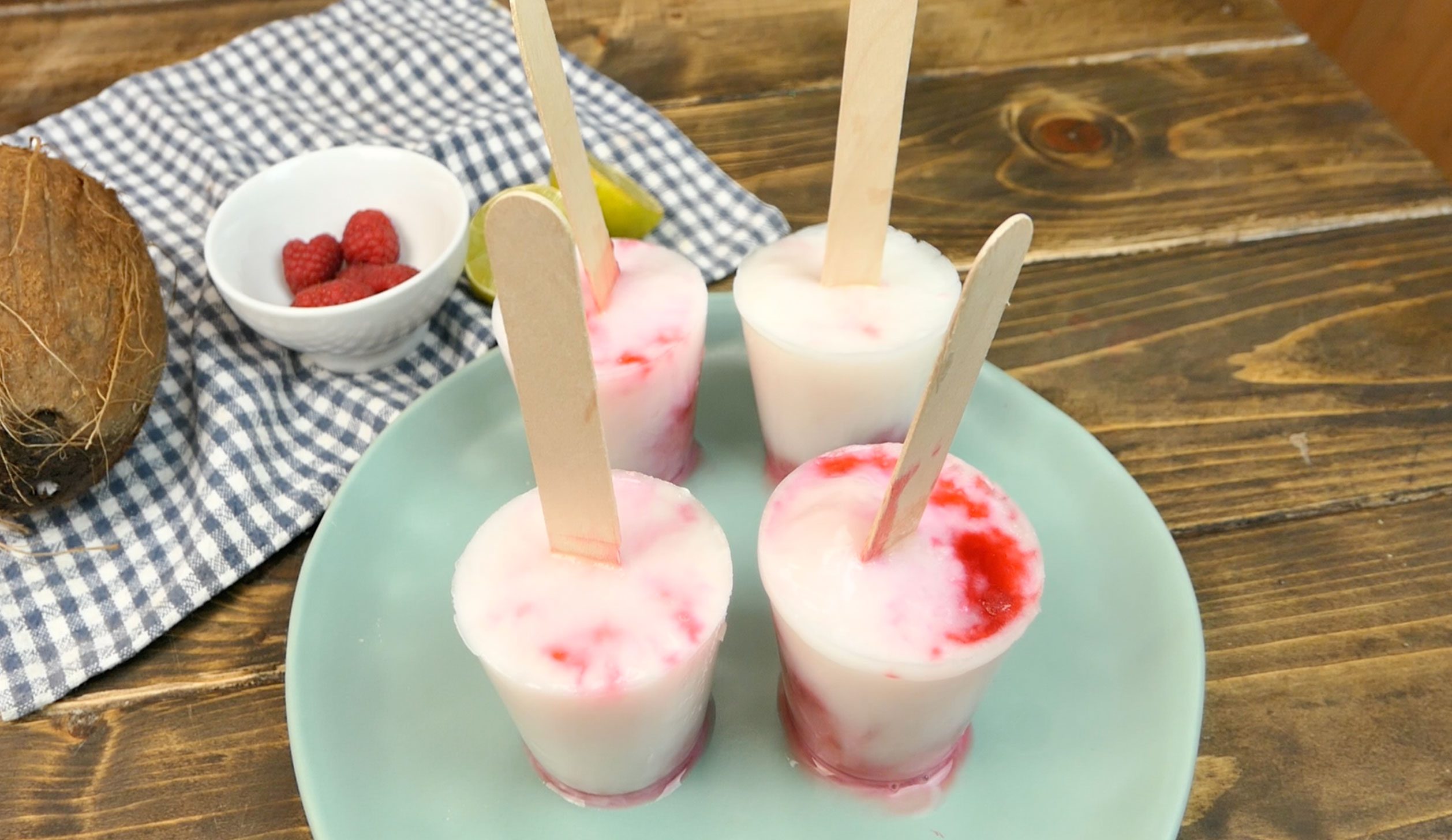 ghiaccioli fatti in casa per bambini con yogurt
