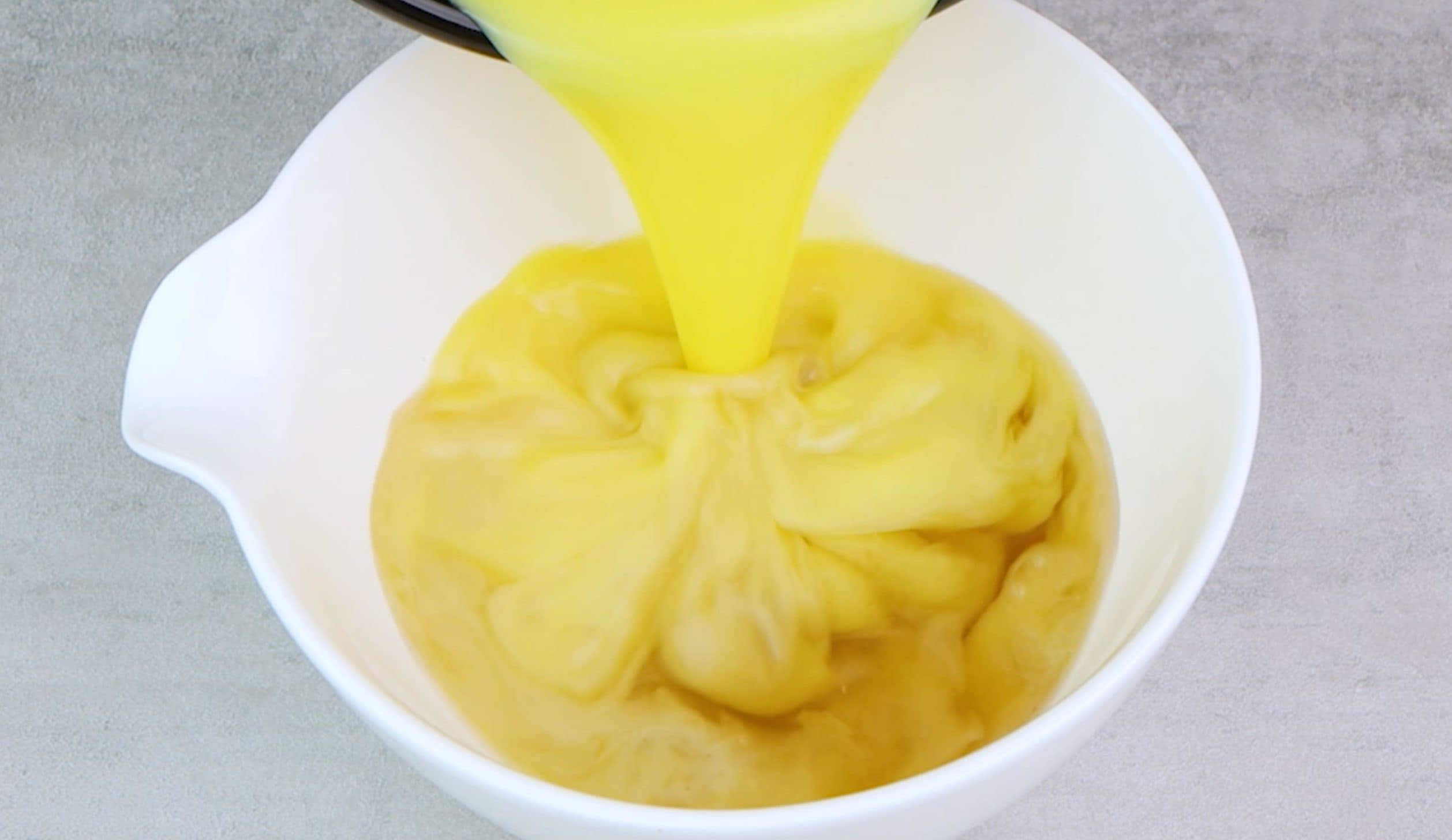 Liquore alla banana da preparare in casa con le banane mature | Ohga!