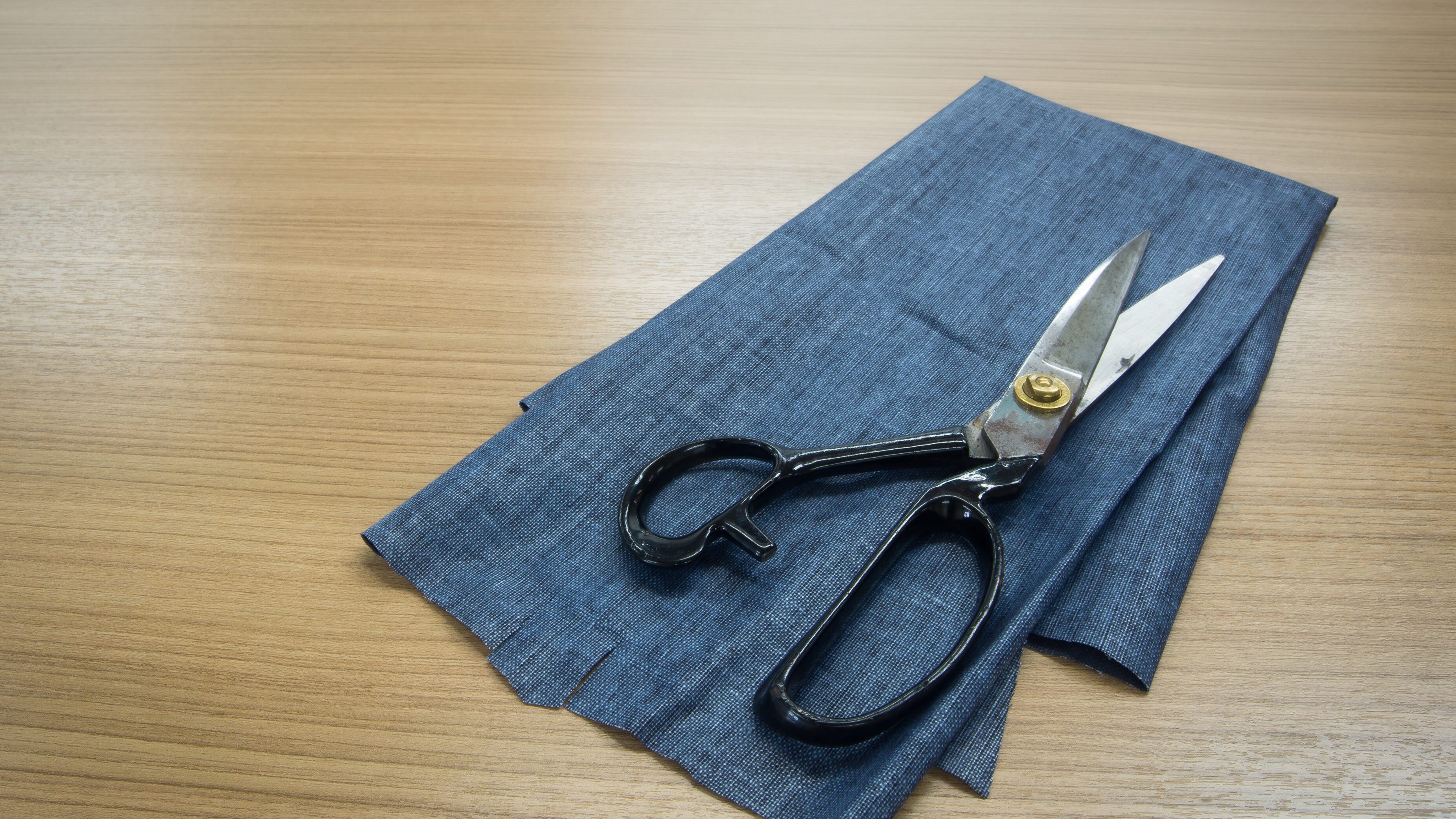 porta auricolari con il riciclo jeans
