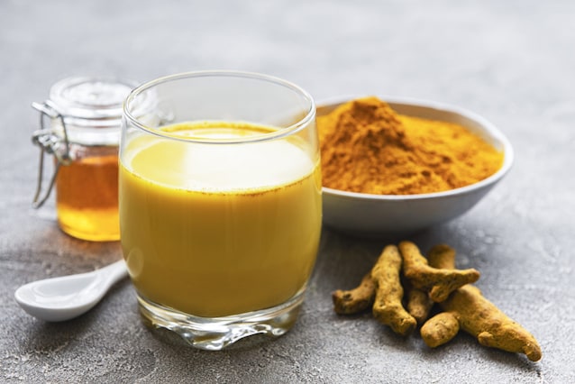 curcuma-miele-mal-di-gola