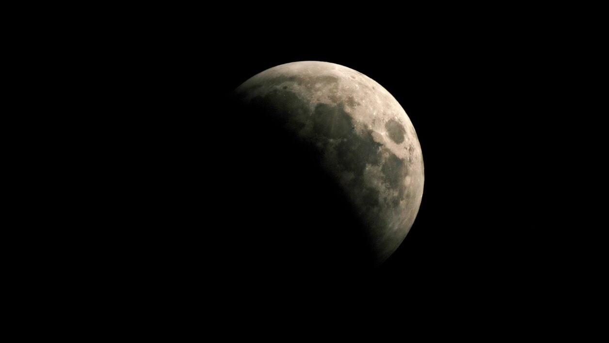 eclissi-lunare-parziale