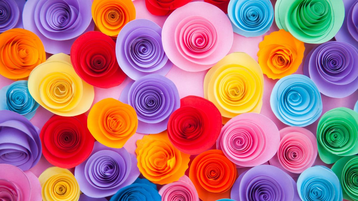 Rose di carta a spirale fai da te per decorare a San Valentino