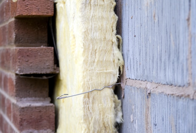 riscaldamento-casa-low-cost-risparmiare-isolamento-freddo-caldo-dispersione-calore-termometro-temperatura-termostato
