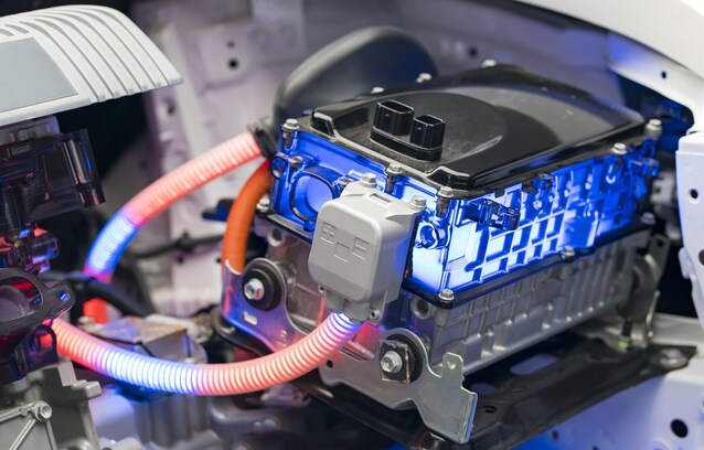 batterie-litio-mobilità-elettrica-filiera-industria-settore-automotive-automobili-auto-macchine-green-riciclo-batterie-litio-cobat-enel-class-onlus-anfia