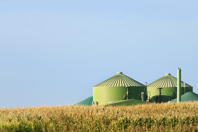efuel-carburanti-green-diesel-benzina-auto-macchina-trasporti-efuel-italia-efuel-futuro-mobilità-sostenibile-biocarburanti-zero-emissioni-efuel-cosa-sono-cosa-servono-europa-stop-2035