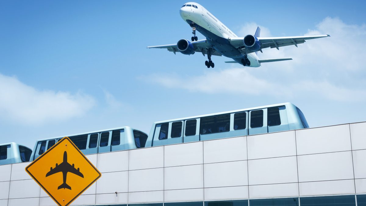 aerei-treni-voli-inquinamento-mobilità-sostenibile-tratte-brevi-europa-francia-italia-notizia