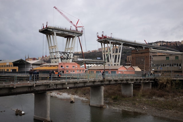 UrbaNew-genova-2035-urbanistica-cantieri-progetti-riqualificazioni-città-renzo-piano-porto-genova-waterfront-levante-centro-storico-piano-maruggi-gronda-di-genova-terzo-valico-parco-del-polcevere-cerchio-rosso-sestri-ponente-super-bacino-fincantieri-parco-villetta-carbonara-albergo-dei-poveri