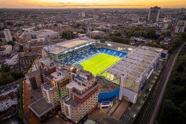 premier-league-campionato-inglese-climate-change-cambiamento-climatico-rinnovabili-raccolta-differenziatastadi-inglesi-liverppol-chelsea-arsenal-city-manchester