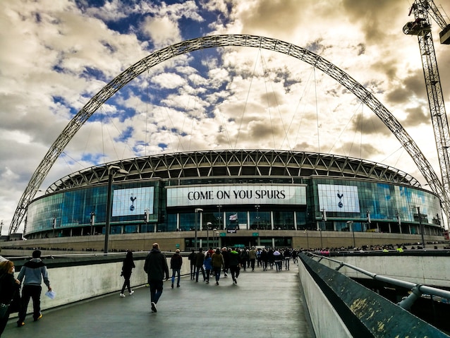 premier-league-campionato-inglese-climate-change-cambiamento-climatico-rinnovabili-raccolta-differenziatastadi-inglesi-liverppol-chelsea-arsenal-city-manchester