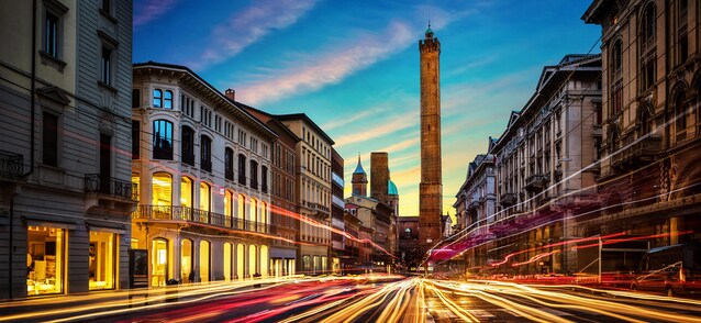 bologna-urbanew-progetti-cantieri-riqualificazione-urbana-urbanistica-landoni-assessore-città-della-conoscenza-digital-twin-linea-rossa-mobilità-riforestazione-trasporti-clima-suolo-verde