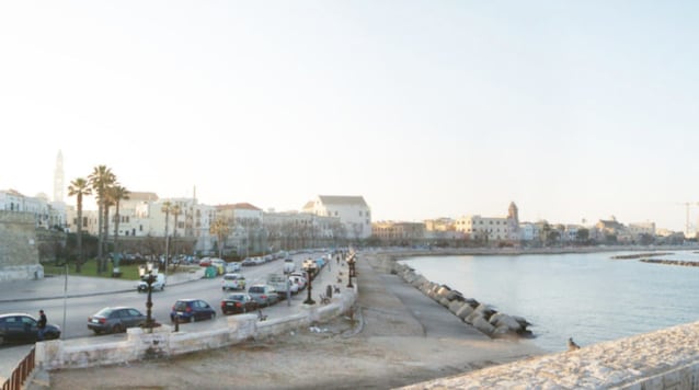 UrbaNew-Bari-2030-città-sostenibilità-ambiente-green-urbanistica-trasporti-vita-quartieri-progetti-urbani-napoli-cantieri-rigenerazione-riqualificazione-urbana-foto-metropolitana-notizie-napoli-clima-qualità-aria-olimpiadi-città-15-minuti-parco-bagnoli-bari-alta-velocità-waterfront-lungomare-giardini-parchi