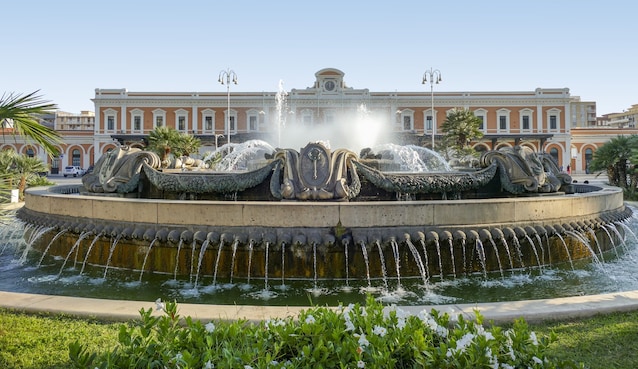 UrbaNew-Bari-2030-città-sostenibilità-ambiente-green-urbanistica-trasporti-vita-quartieri-progetti-urbani-napoli-cantieri-rigenerazione-riqualificazione-urbana-foto-metropolitana-notizie-napoli-clima-qualità-aria-olimpiadi-città-15-minuti-parco-bagnoli-bari-alta-velocità-waterfront-lungomare-giardini-parchi