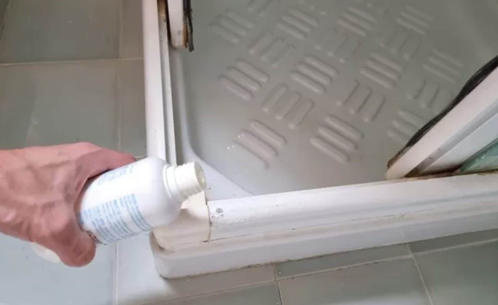 Come Pulire Il Box Doccia Ed Eliminare Calcare Muffa E Aloni Ohga