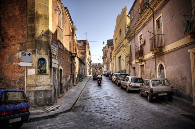 UrbaNew-catania-2030-città-sostenibilità-ambiente-green-urbanistica-trasporti-vita-quartieri-progetti-urbani-sicilia-cantieri-rigenerazione-riqualificazione-urbana-foto-metropolitana-notizie-clima-qualità-aria-città-15-minuti-parco-waterfront-lungomare-giardini-verde-etna