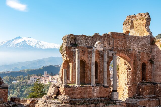 UrbaNew-catania-2030-città-sostenibilità-ambiente-green-urbanistica-trasporti-vita-quartieri-progetti-urbani-sicilia-cantieri-rigenerazione-riqualificazione-urbana-foto-metropolitana-notizie-clima-qualità-aria-città-15-minuti-parco-waterfront-lungomare-giardini-verde-etna