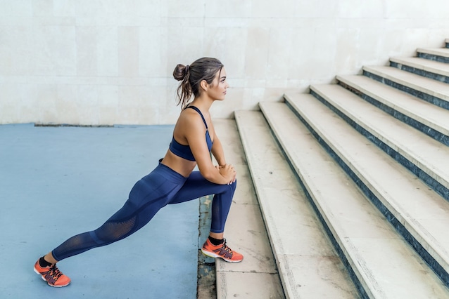 esercizi gambe e glutei corpo libero