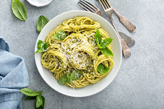 spaghetti pesto fave