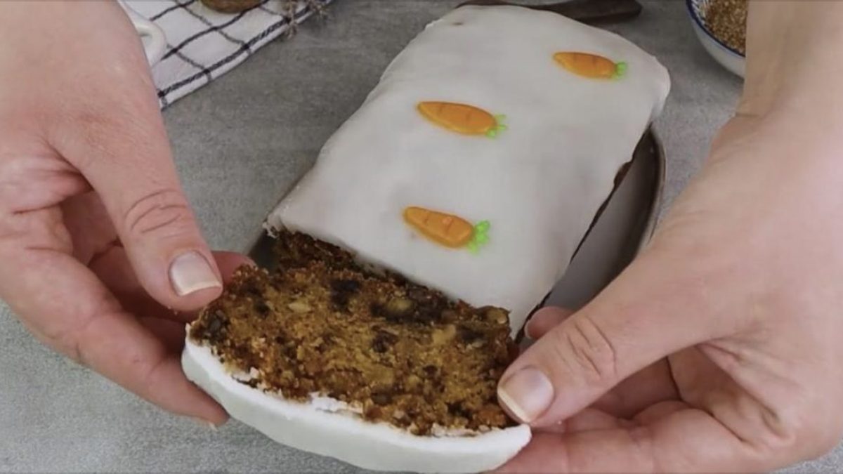 Come preparare una torta di carote vegana